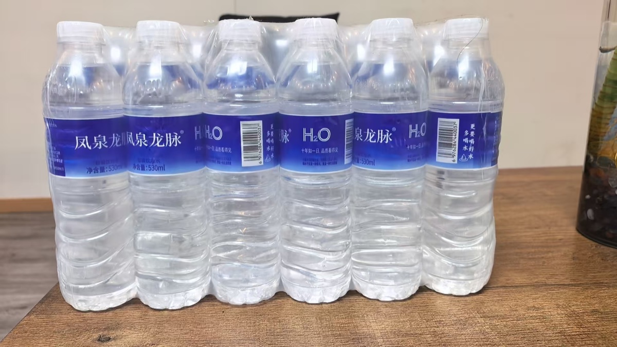 Blue-label bottled water shrink film multipack